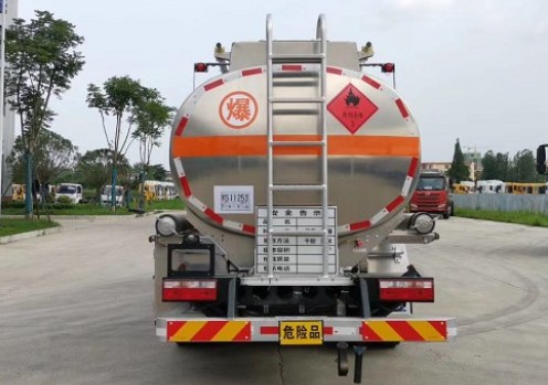 一汽青島解放J6F-6噸飛機(jī)加油車(chē)圖片 一汽青島解放J6F-6噸飛機(jī)加油車(chē)圖片