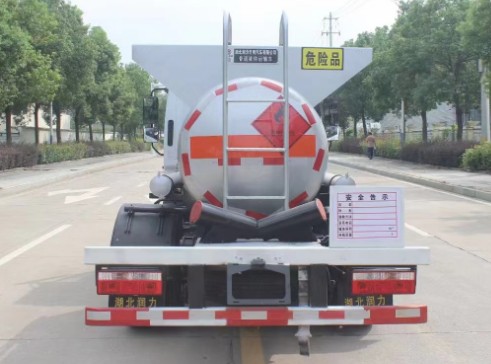 東風(fēng)多利卡1.92方藍(lán)牌易燃液體罐式運輸車_潤知星牌SCS5041GRYEQ6型易燃液體罐式運輸車 東風(fēng)多利卡1.92方藍(lán)牌易燃液體罐式運輸車_潤知星牌SCS5041GRYEQ6型易燃液體罐式運輸車
