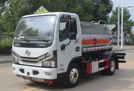 東風(fēng)多利卡1.92方藍(lán)牌易燃液體罐式運輸車_潤知星牌SCS5041GRYEQ6型易燃液體罐式運輸車 東風(fēng)多利卡1.92方藍(lán)牌易燃液體罐式運輸車_潤知星牌SCS5041GRYEQ6型易燃液體罐式運輸車